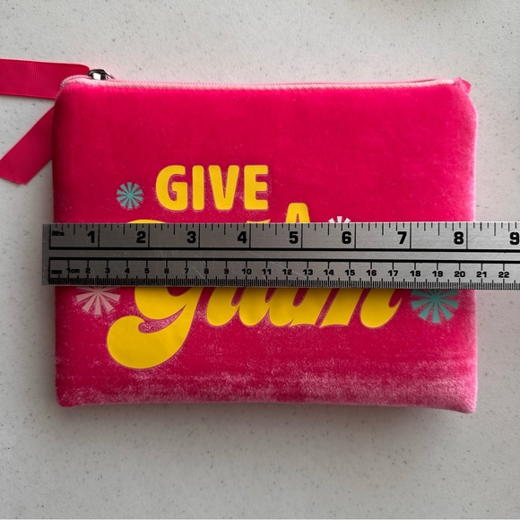 Benefit Give A Glam Makeup Travel Bag NEW! - Picture 4 of 9